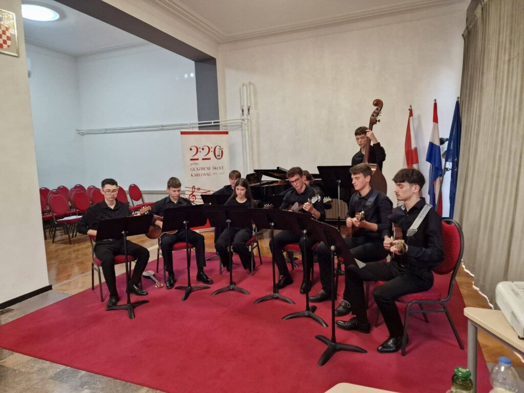 598284228 1815400769403948 2509984443084545043 N