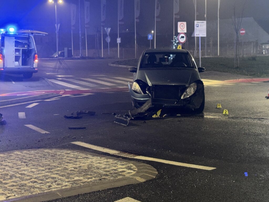 7369cfdd B888 4db8 A326 98895b16b432