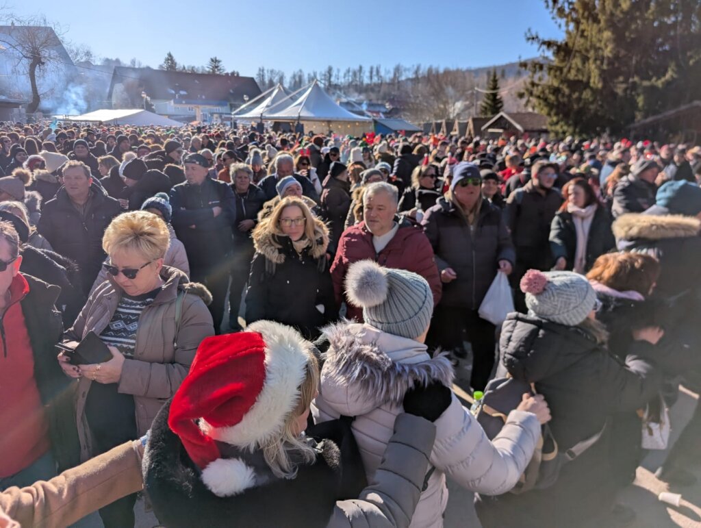 93a63978 6fa1 4462 9229 45535c640bf6