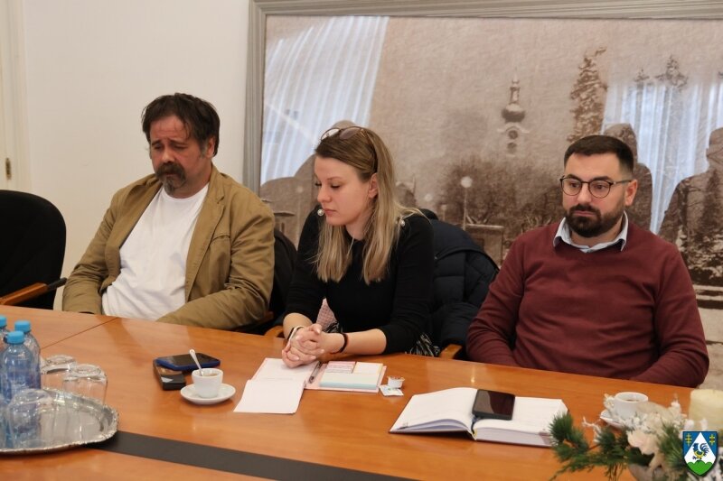 Cn9a4636 800x800 Equal