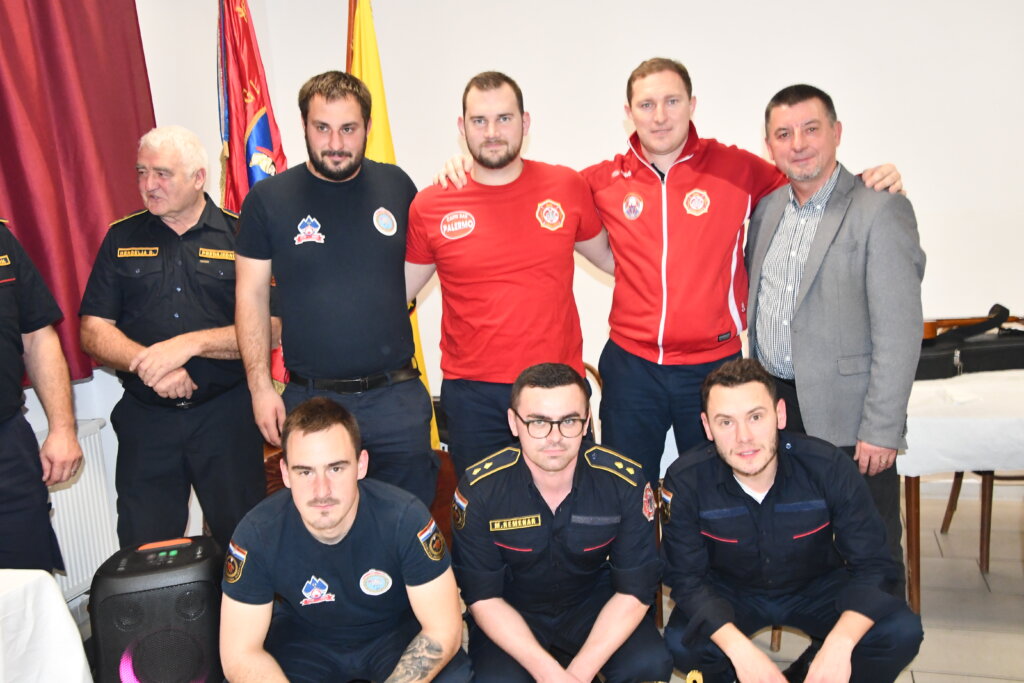 [FOTO] DVD Andrilovec slavio na 1. Zimskom kupu Gašpara Orehovečkog u Svetom Petru Orehovcu