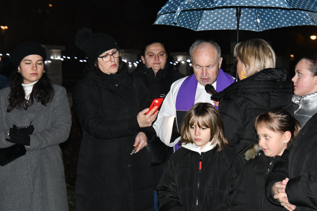 ADVENT U SVETOM IVANU ŽABNU Upaljena treća adventska svijeća
