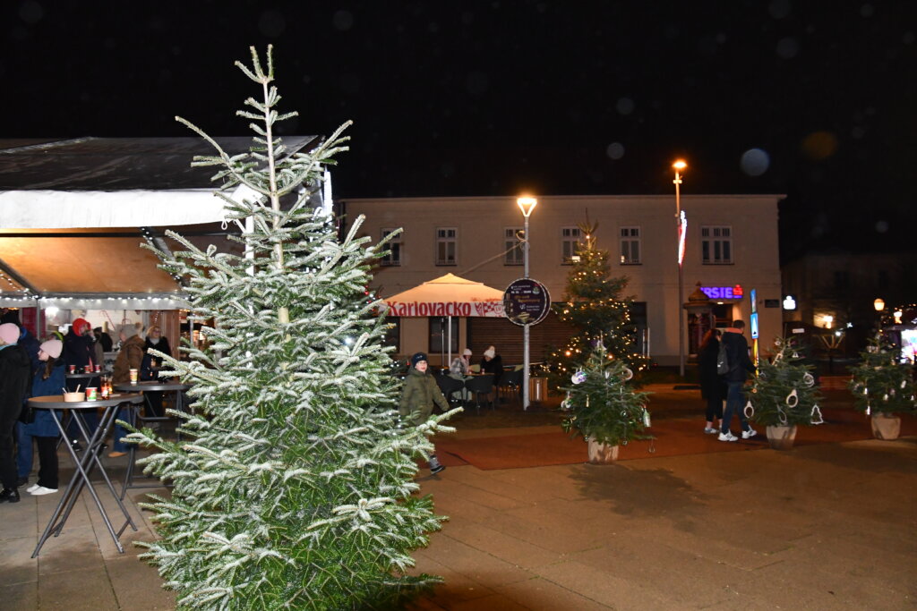 U unutrašnjosti pretežno oblačno