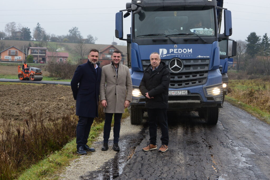 [FOTO/VIDEO] Počelo asfaltiranje prometnice Podolec – Đivan dužine 2,4 kilometra