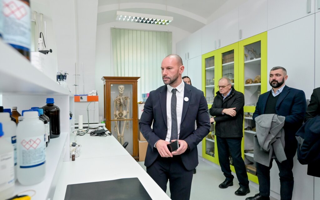 Gimnazija Obilazak (21)