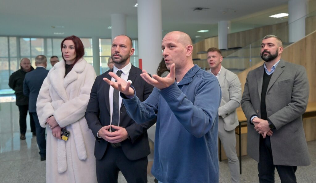 Gimnazija Obilazak (6)