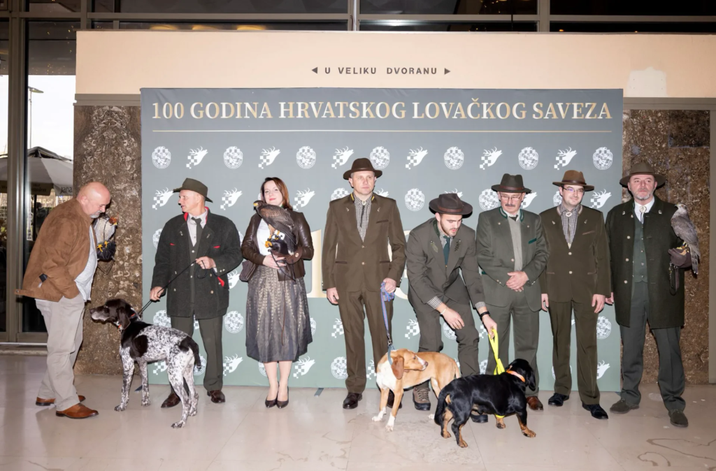 Hls 100 Obljetnica Sokolari I Kinolozi