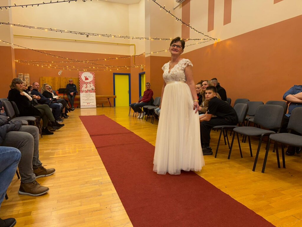 Photo 2025 12 13 21 36 49