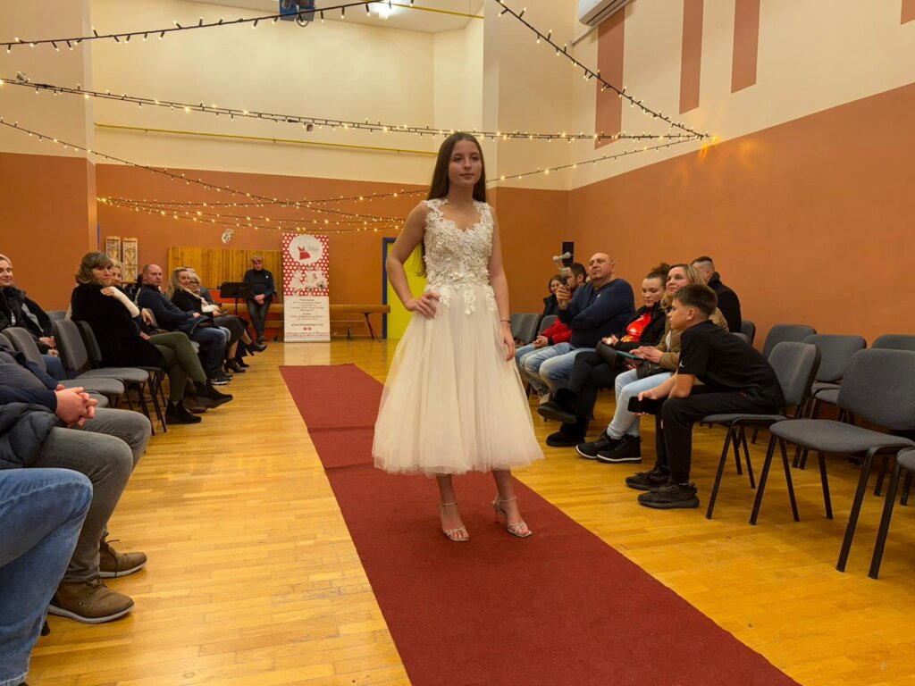 Photo 2025 12 13 21 36 49 2