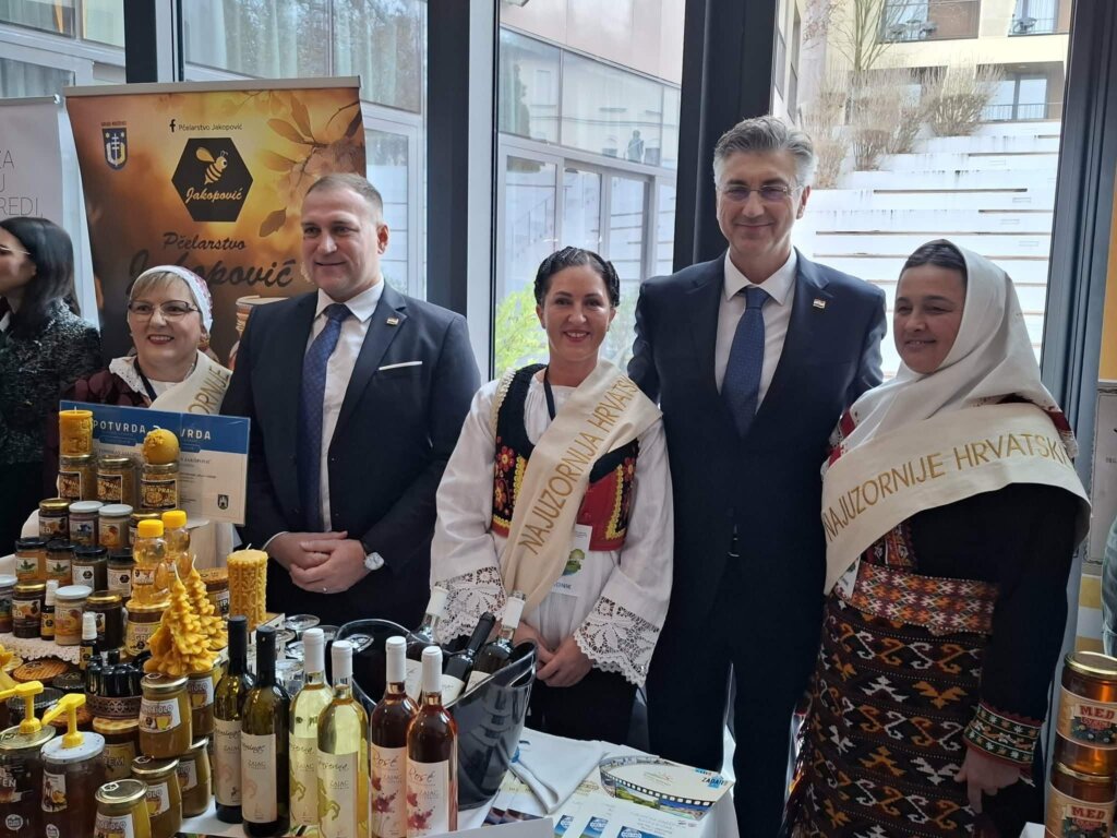 Photo 2025 12 15 21 17 39 2