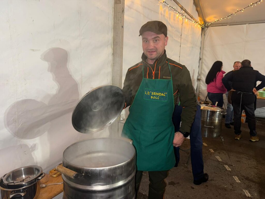 Photo 2025 12 20 19 46 51 2