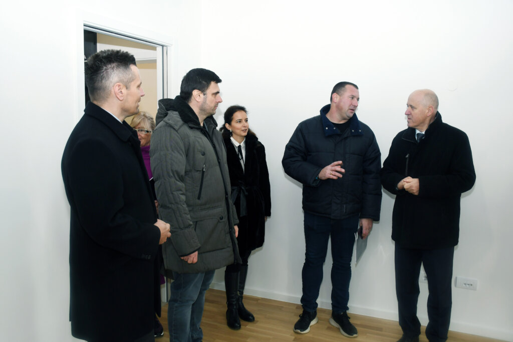 Predani ključevi 38 novih stanova za Siščane