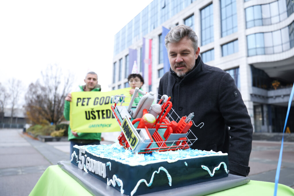 Pet godina od potonuća Ivane D, Greenpeace traži da je Ina izvadi iz Jadrana