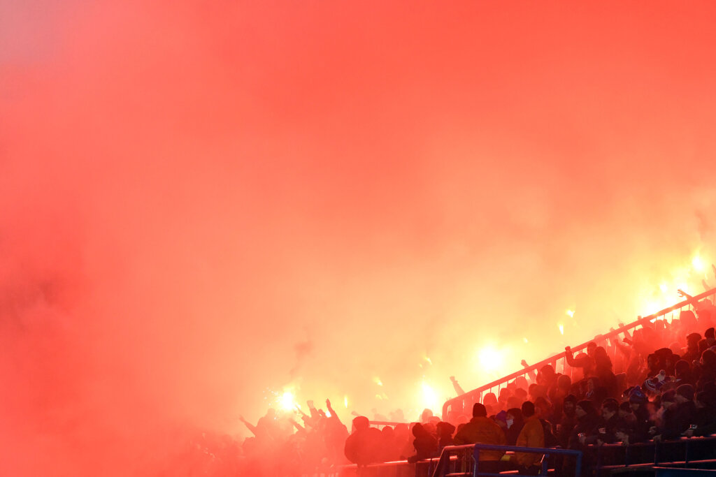 Koprivnica: Nk Slaven Belupo I Gnk Dinamo U 17. Kolu Prve Hnl, navijaci, pirotehnika