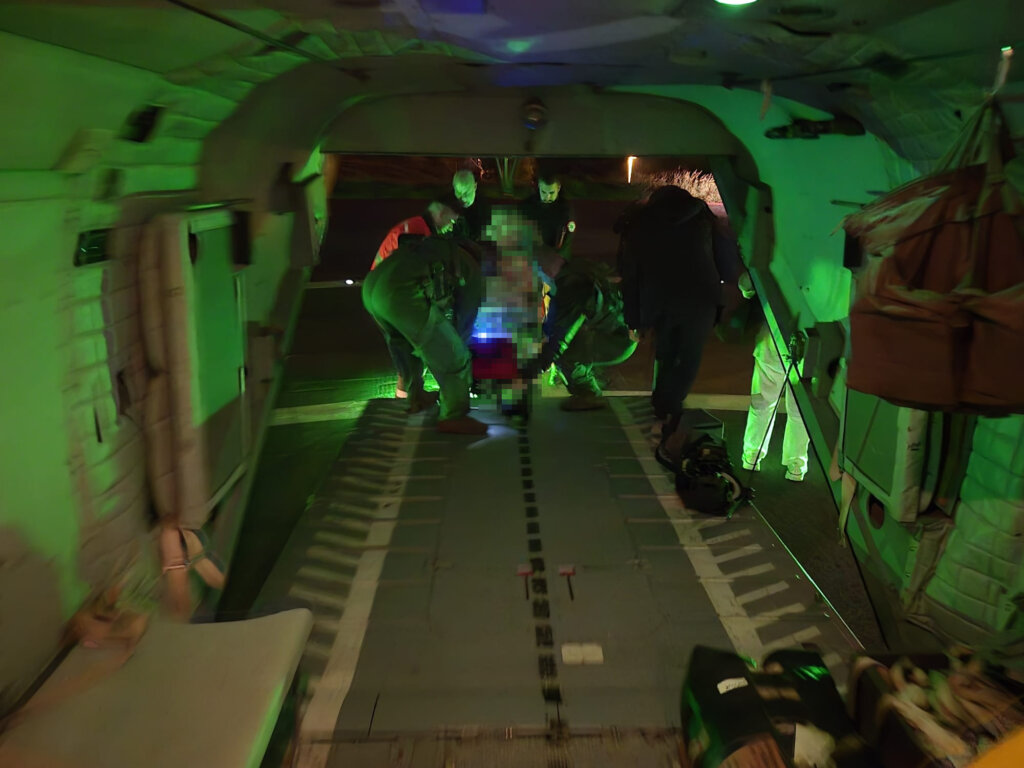 Helikopter Hrz A Prevezao Dvoje Novorođenčadi Iz Dubrovnika U Split