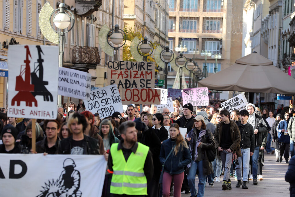 Optužni prijedlozi protiv devetorice zbog “Za dom spremni” i zastrašivanja u Rijeci