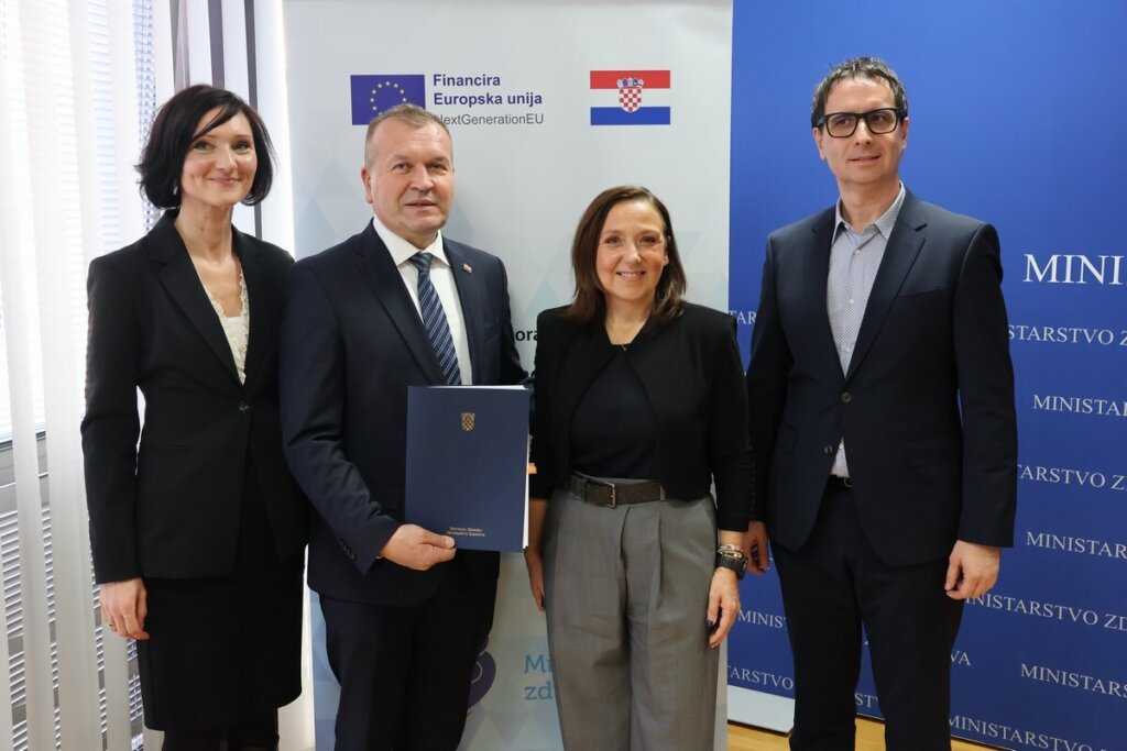 [FOTO] Potpisan Sporazum o davanju dvaju vozila mobilnih ambulanti na uporabu na području Varaždinske županije