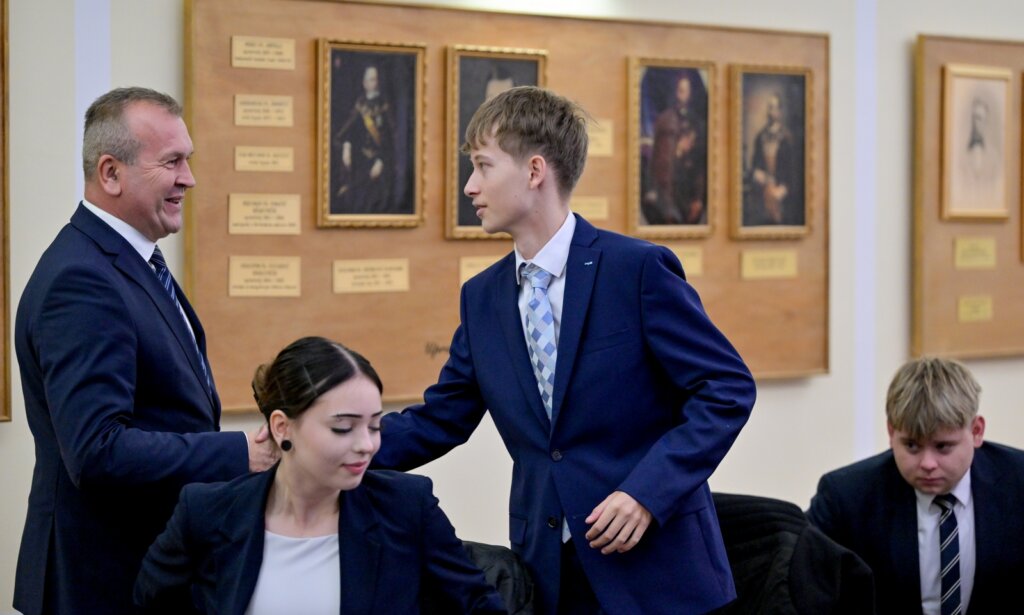 Prva Privatna Gimnazija (2)