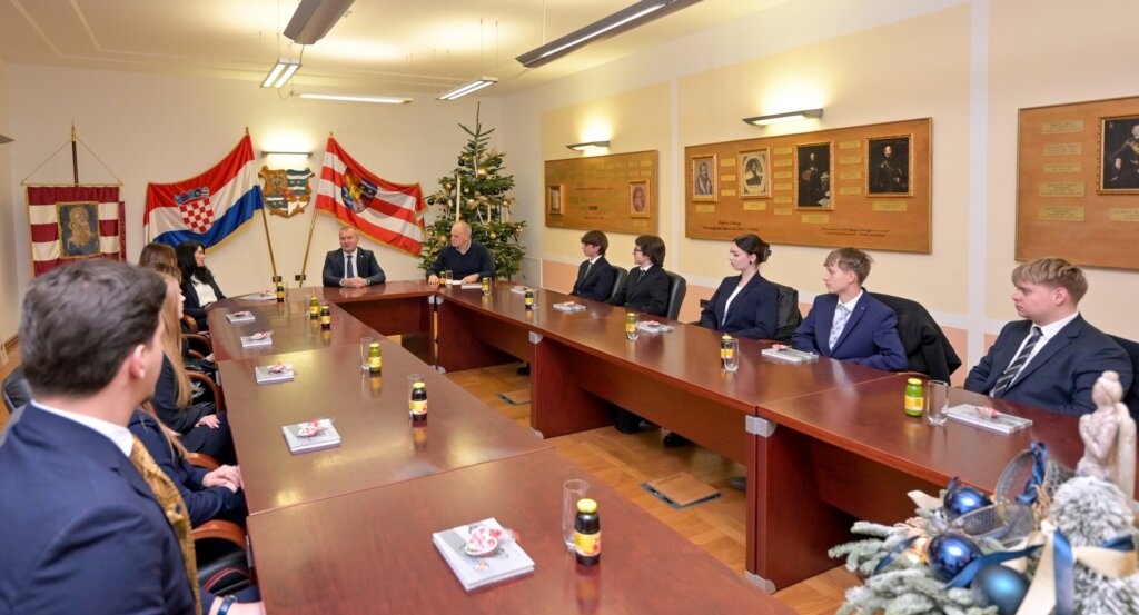 Prva Privatna Gimnazija (3)