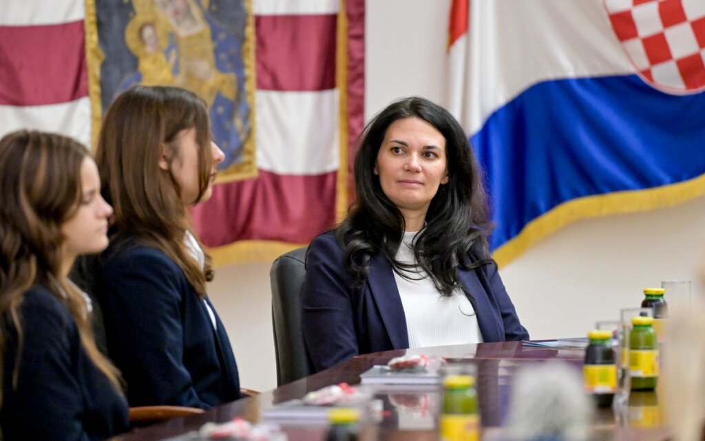 Prva Privatna Gimnazija (7)