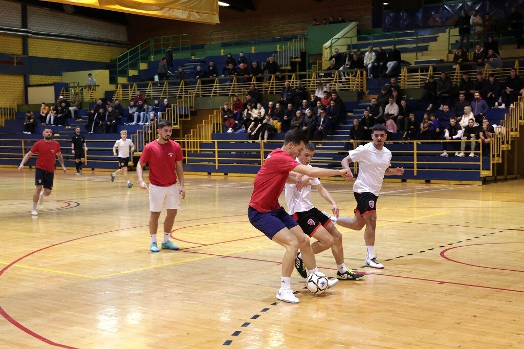 17 ekipa kreće u borbu za naslov na Božićnom malonogometnom turniru u Đurđevcu 