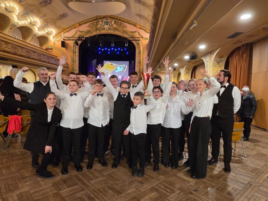 Harmonikaši orkestar Mali princ iz Vrbovca osvojio treće mjesto na natjecanju u Francuskoj