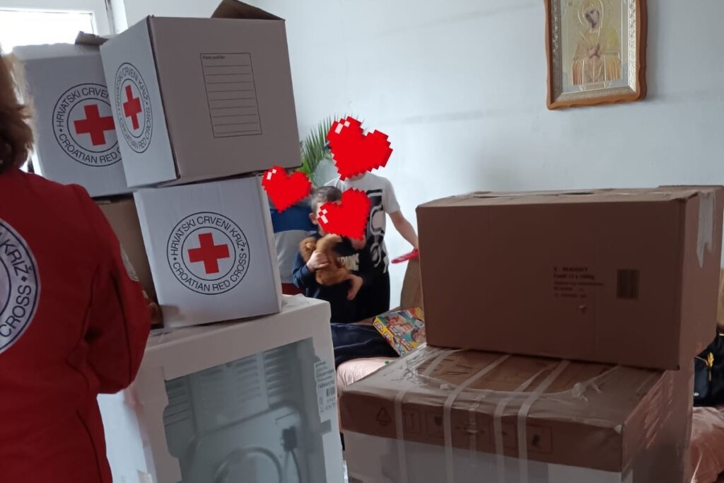 Obitelj s devetero djece na vrbovečkom području dobila perilicu i štednjak