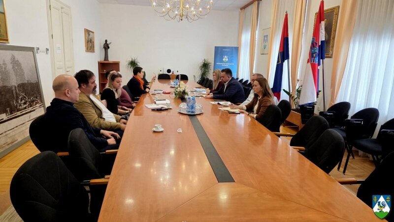 Whatsapp Image 2025 12 09 At 09.11.39 1 800x800 Equal