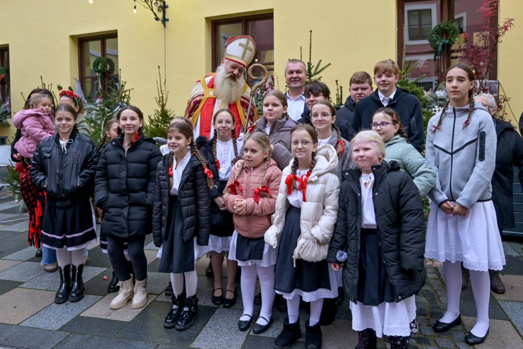 Na “Advent s pričom“ u atriju Županijske palače stigao i sveti Nikola 