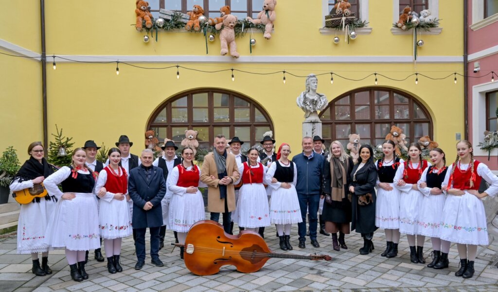 Advent U Atriju Kolaci Sarma Zaklada Vita 2025 (20)