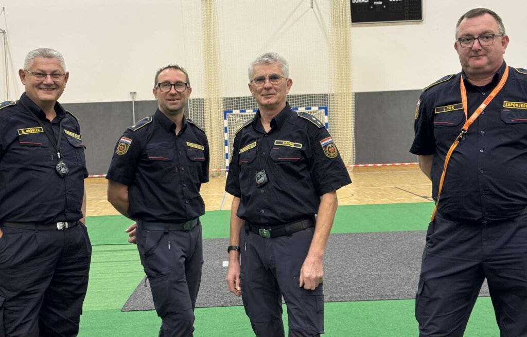 Att.erolg4mmu55bcuyvnxzb D 989chtp9ywyfcdtnjres