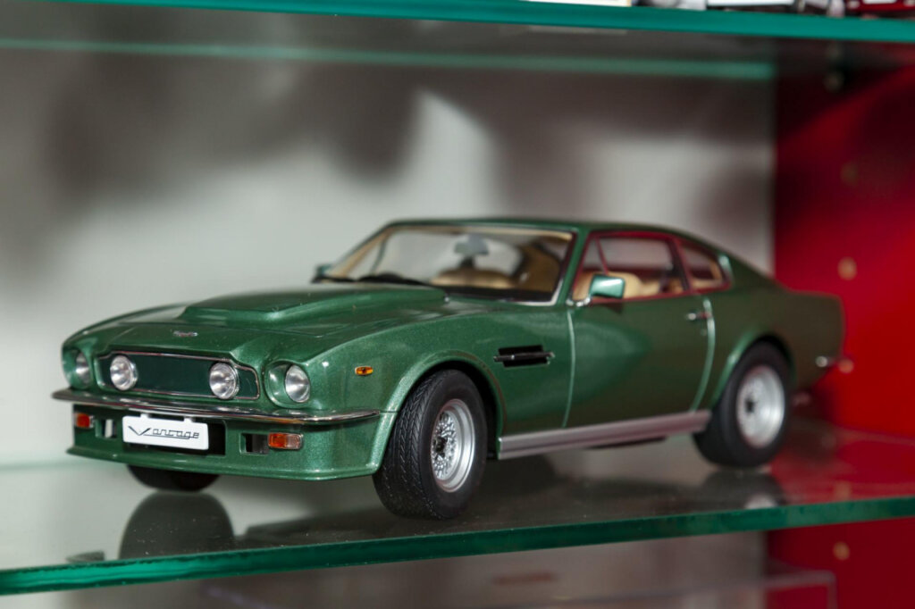 Više od 300 modela autića, dječje igraonice i oldtimerske legende uz foto kutak Djeda Božićnjaka u Family Mallu