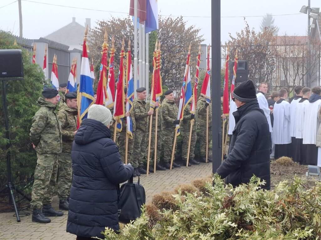 Bef33fa8 Dbaf 4d9c 9f0f Bd8d413d2546