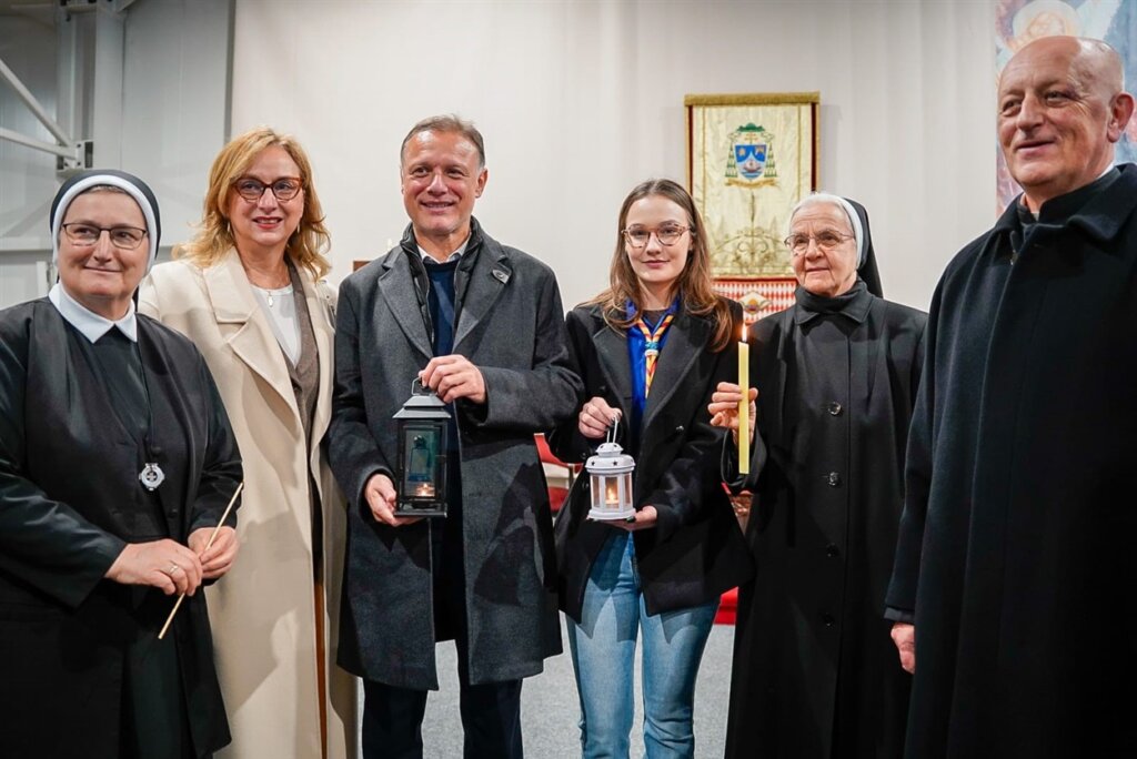 Betlehemsko svjetlo mira doneseno u Hrvatski sabor