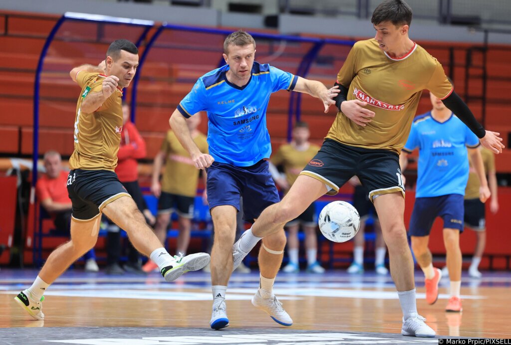 Zagreb: 54. Malonogometni Turnir Kutija šibica, Osmina Finala, Juicy Maraska Frigo Pizzeria Domino