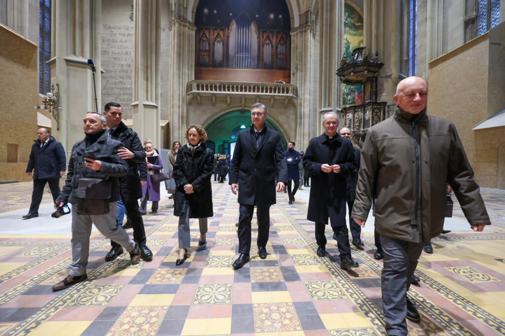 Polnoćka u Zagrebačkoj katedrali, obnova se nastavlja