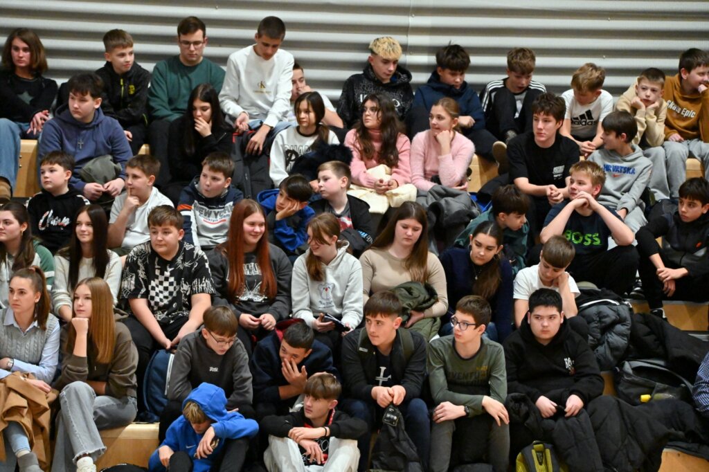 Modec12 17 19 37 46 (7)