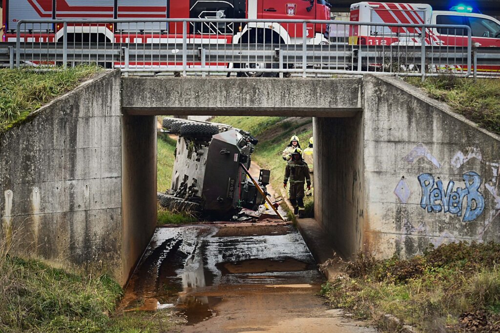 U SUSJEDSTVU Pet vojnika ozlijeđeno u nesreći s vojnim vozilom
