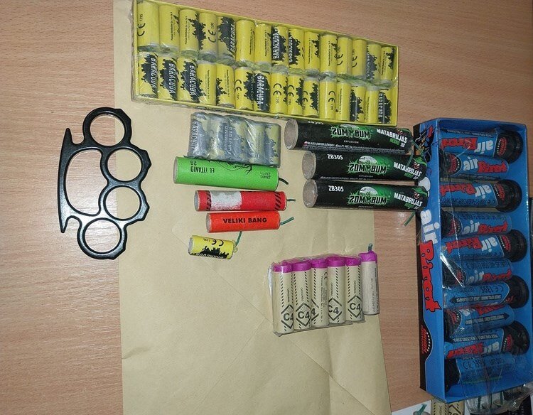 Policija oduzela zabranjenu pirotehniku maloljetnicima