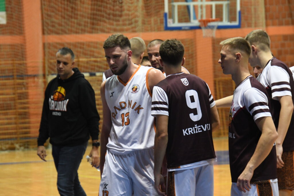 Križevački košarkaši lako do pobjede u Virovitici