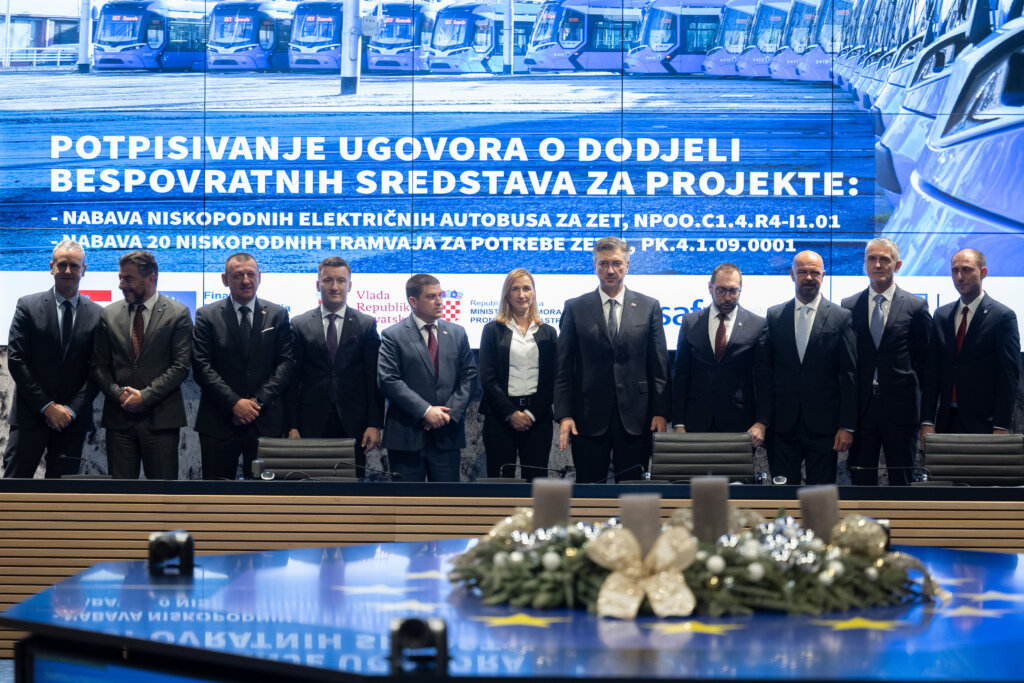 Potpisani ugovori za nabavu 62 električna autobusa i 20 niskopodnih tramvaja