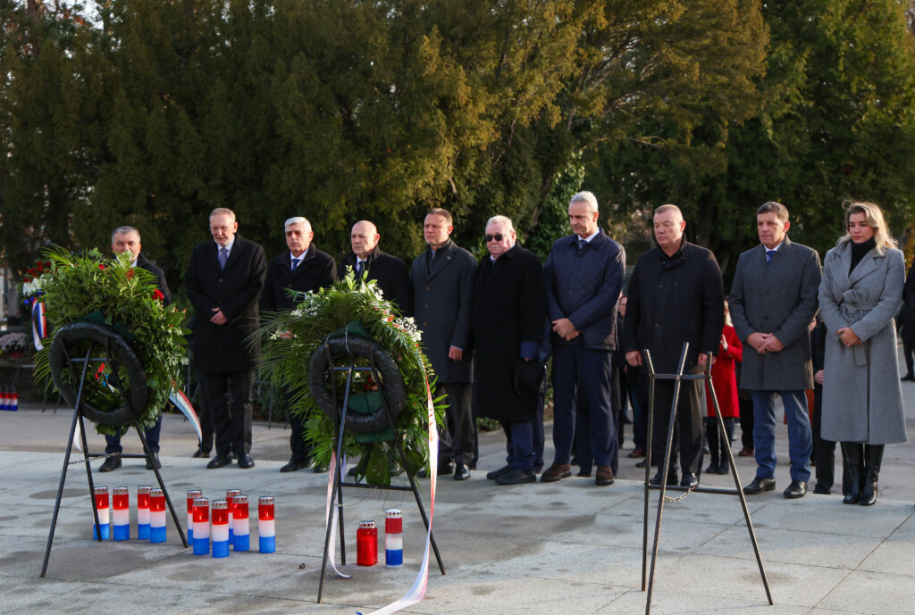 Izaslanstva HDZ-a i DP-a odala počast Franji Tuđmanu na 26. obljetnicu smrti