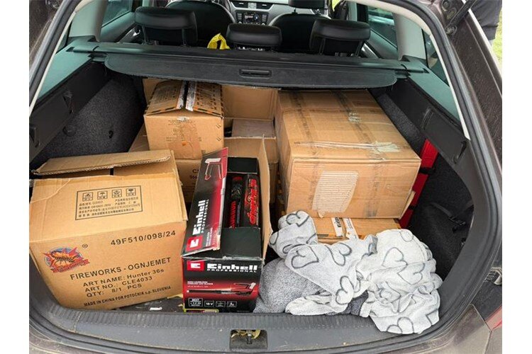 Kod vozača pronađena pirotehnika i droga