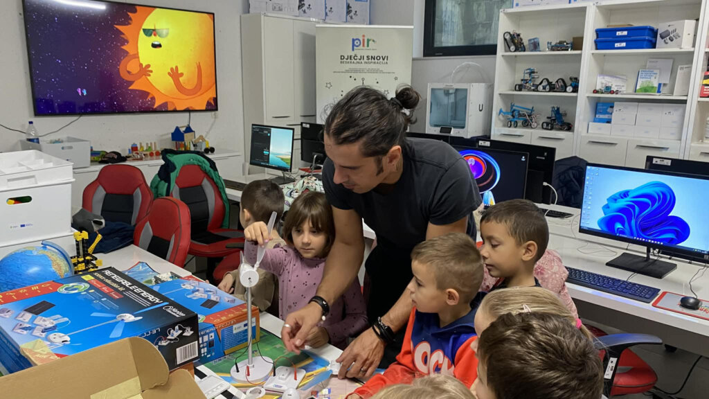 U vrbovečkom Crvenom križu u prosincu su organizirane brojne aktivnosti u sklopu projekta „P.I.R. – Promatraj, istražuj, rasti“