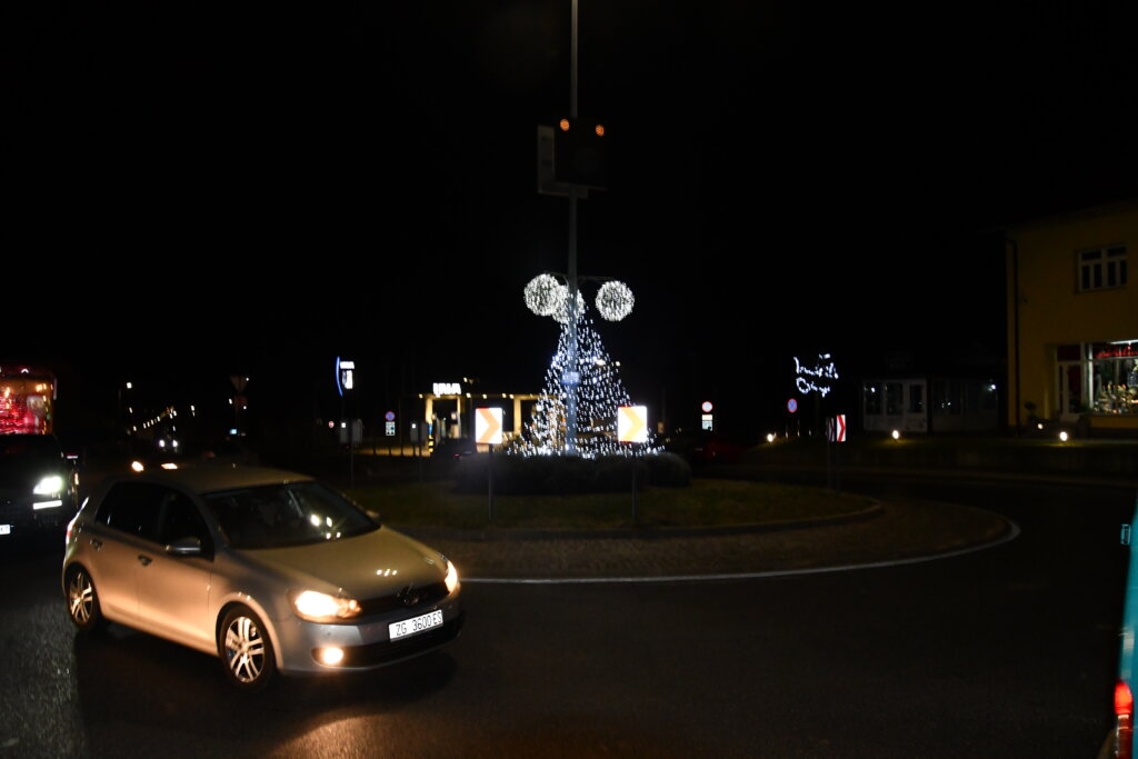 U prvom dijelu dana te ponovno navečer i maglovito