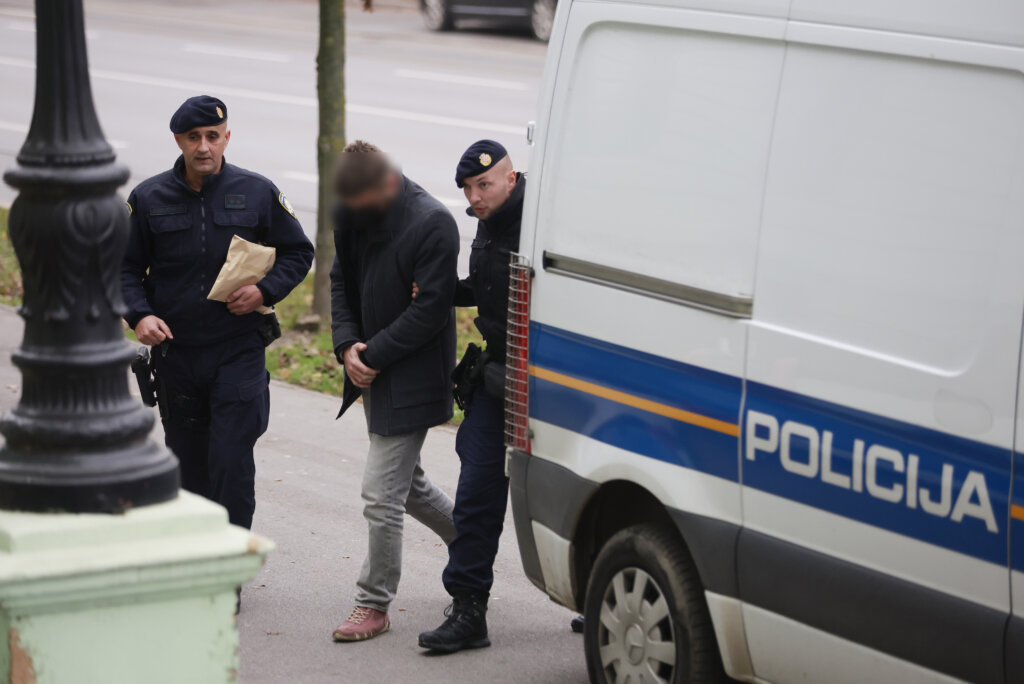 Osijek: Privođenje Osumnjičenog Zdravstvenog Djelatnika Kod Istražnog Sudca.