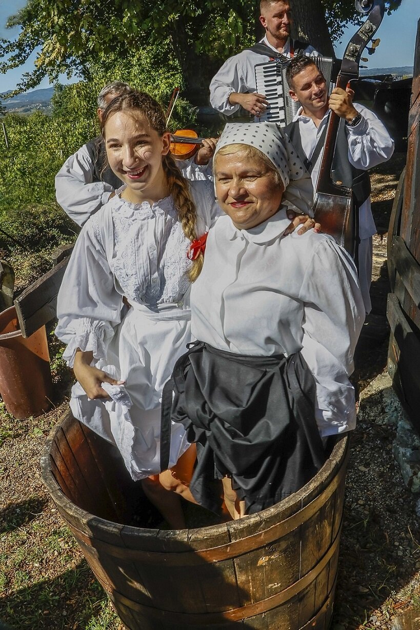 09 Treća Nagrada Branko Težak, Gnječenje Grožđa