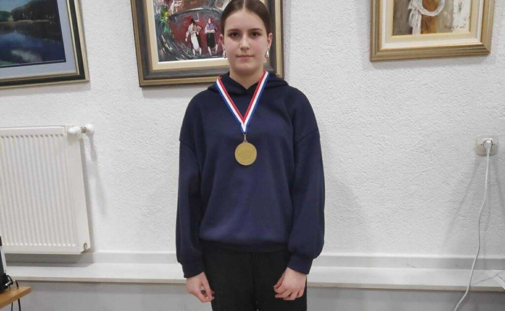 546d2ce6 D376 46d1 9681 Dfebe4c3ff2f