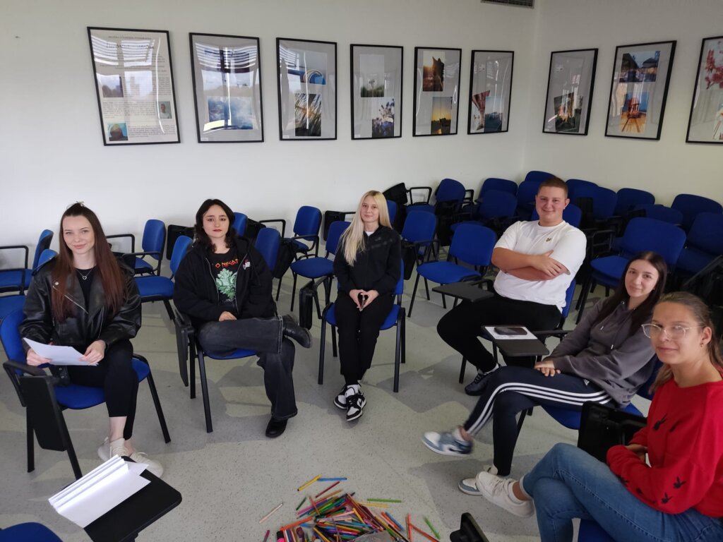 600982222 1184510983770922 332928459722857407 N