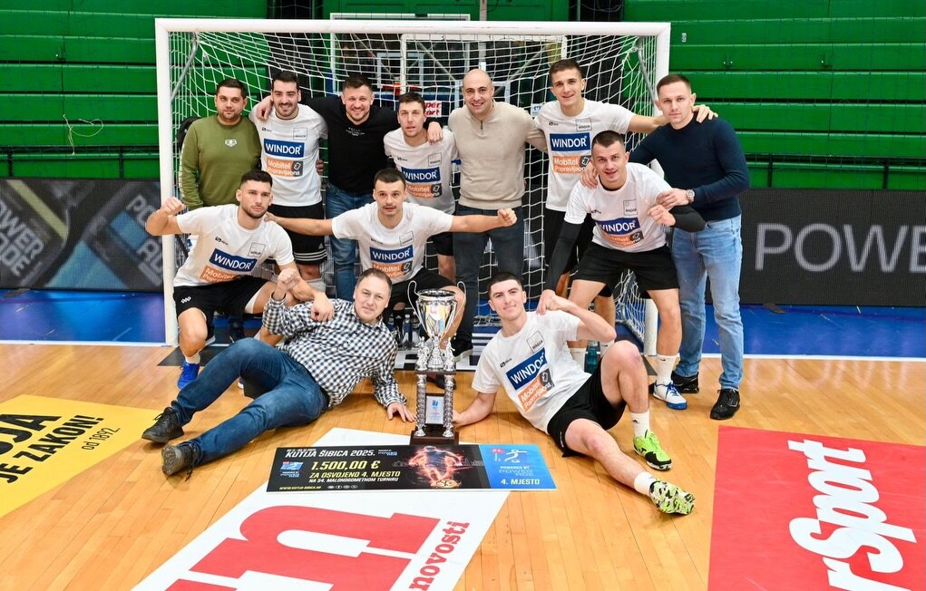 608116926 18492430249078329 2490773463164182628 N